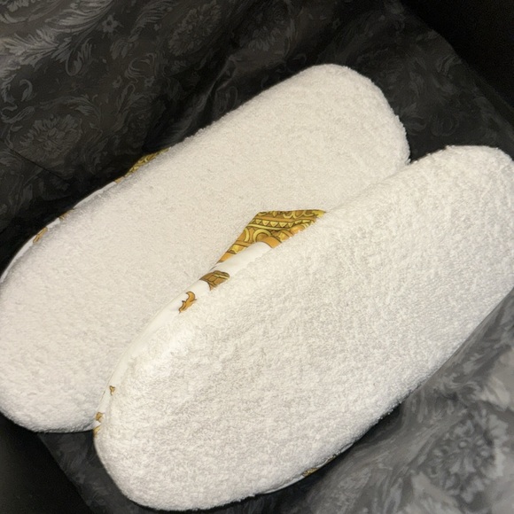 Versace women’s slippers - Picture 6 of 7